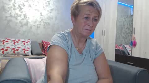 Snapshot of roses_and_lillies chatting on December 6, 10:08 pm Lovepinklilly online show from December 6, 10:08 pm