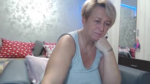 Snapshot of roses_and_lillies chatting on December 10, 5:22 pm Lovepinklilly online show from December 10, 5:22 pm