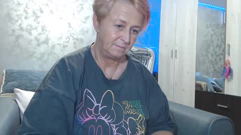 Snapshot of roses_and_lillies chatting on January 3, 6:14 pm Lovepinklilly online show from January 3, 6:14 pm