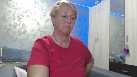 Snapshot of roses_and_lillies chatting on January 9, 6:36 pm Lovepinklilly online show from January 9, 6:36 pm