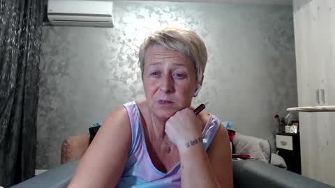 Snapshot of roses_and_lillies chatting on March 12, 6:33 pm Lovepinklilly online show from March 12, 6:33 pm