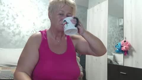 Snapshot of roses_and_lillies chatting on September 13, 8:52 pm Lovepinklilly online show from September 13, 8:52 pm