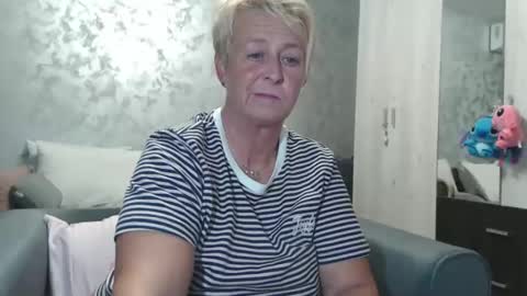 Snapshot of roses_and_lillies chatting on September 18, 5:59 pm Lovepinklilly online show from September 18, 5:59 pm