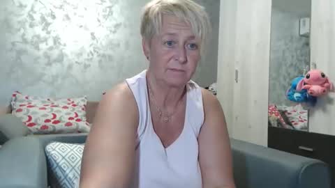 Snapshot of roses_and_lillies chatting on September 24, 5:27 pm Lovepinklilly online show from September 24, 5:27 pm