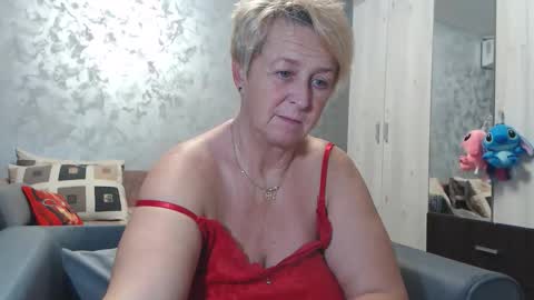 Snapshot of roses_and_lillies chatting on October 18, 12:28 pm Lovepinklilly online show from October 18, 12:28 pm