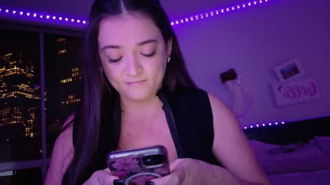 Snapshot of rosetaylorla chatting on December 18, 2:21 am Rose Taylor online show from December 18, 2:21 am