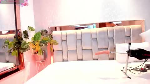 Snapshot of rosetemple chatting on September 20, 5:19 am Rose online show from September 20, 5:19 am