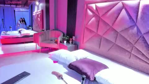 Snapshot of rosetemple chatting on October 7, 6:21 am Rose online show from October 7, 6:21 am