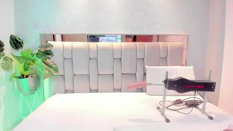 Snapshot of rosetemple chatting on October 29, 5:20 am Rose online show from October 29, 5:20 am