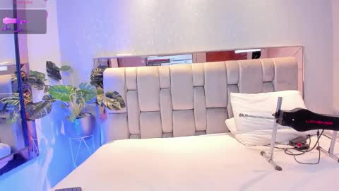 Snapshot of rosetemple chatting on December 3, 5:15 am Rose online show from December 3, 5:15 am