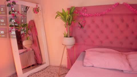 Snapshot of rosett_kio chatting on September 24, 5:11 am online show from September 24, 5:11 am