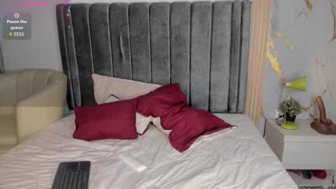 Snapshot of rosett_kio chatting on October 16, 6:25 am online show from October 16, 6:25 am