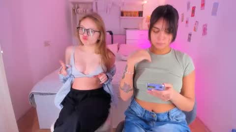 Roshelle online show from February 13, 2:52 pm