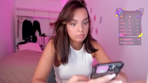 Roshelle online show from October 1, 4:35 pm