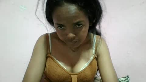 Snapshot of rosia685234 chatting on July 28, 12:12 pm rosia685234 online show from July 28, 12:12 pm