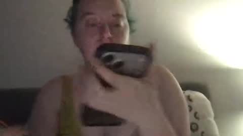 Snapshot of rosie8965804 chatting on December 21, 8:43 am rosie8965804 online show from December 21, 8:43 am