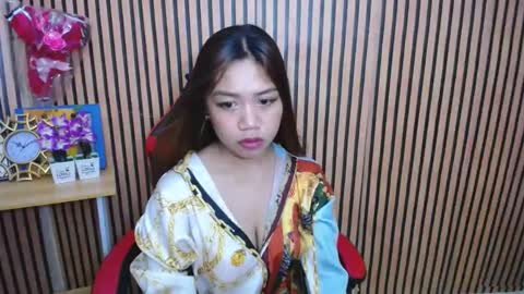 Snapshot of rosie_adeline chatting on December 18, 7:41 pm rosie online show from December 18, 7:41 pm