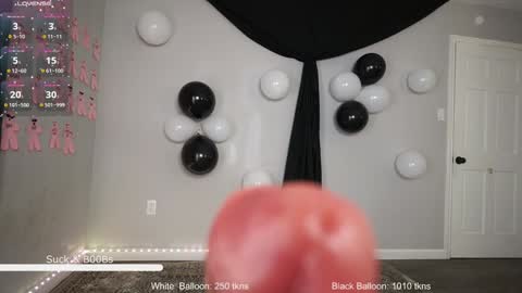 Rosie Bones online show from January 3, 12:00 am