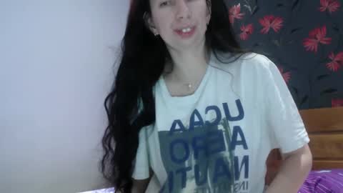 RosieHayes online show from March 14, 7:47 am