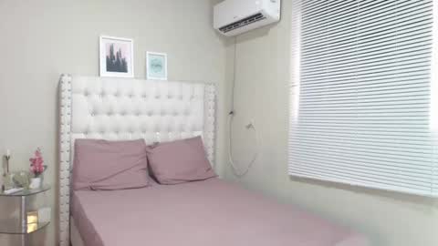 rosiehw online show from March 12, 7:38 pm