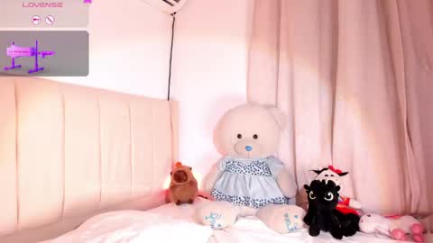 ross_meow online show from May 4, 1:56 am
