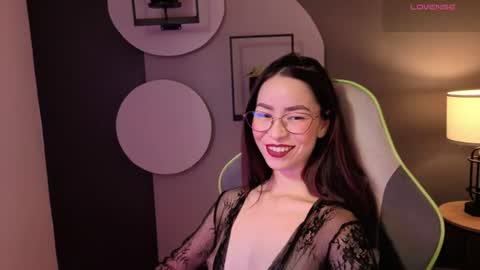 Snapshot of rosse_98_ chatting on July 14, 3:18 pm Miss Rosse online show from July 14, 3:18 pm