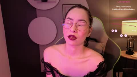 Snapshot of rosse_98_ chatting on July 15, 3:50 pm Miss Rosse online show from July 15, 3:50 pm