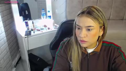 rosse jeane v online show from December 23, 3:04 am