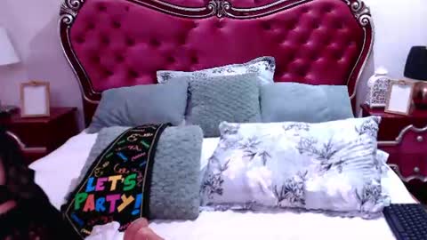 Snapshot of rossecougar_x chatting on July 7, 7:23 am Rosse Cougar online show from July 7, 7:23 am