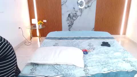 Rossi Hill online show from March 8, 2:04 am