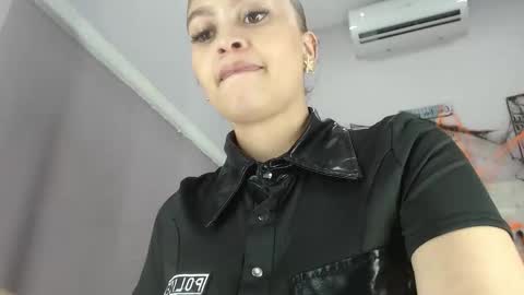 Snapshot of rossi_baker chatting on October 31, 5:36 pm Rossi online show from October 31, 5:36 pm