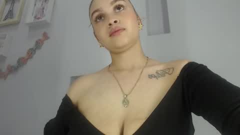 Snapshot of rossi_baker chatting on November 5, 4:45 am Rossi online show from November 5, 4:45 am