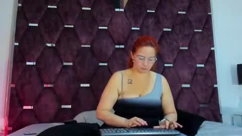 Snapshot of rossmildrey chatting on July 24, 1:31 pm Ross Mildrey online show from July 24, 1:31 pm
