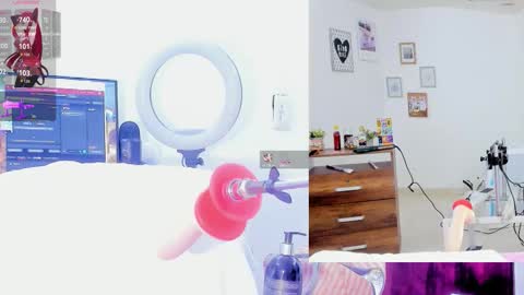 Snapshot of rosy_emely_ chatting on October 25, 9:28 am rosy_emely_ online show from October 25, 9:28 am