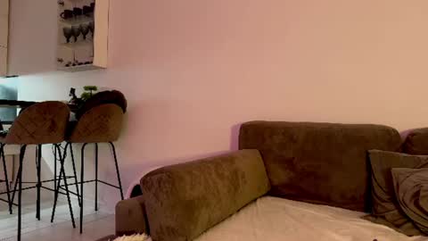 rosynixie online show from July 7, 6:05 am