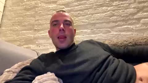 rotteei1 online show from October 19, 6:47 am