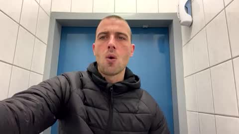 rotteei1 online show from November 26, 10:05 am