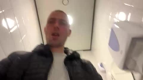 rotteei1 online show from February 3, 9:36 am