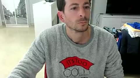 Snapshot of roubarixx chatting on February 8, 12:06 am roubarixx online show from February 8, 12:06 am