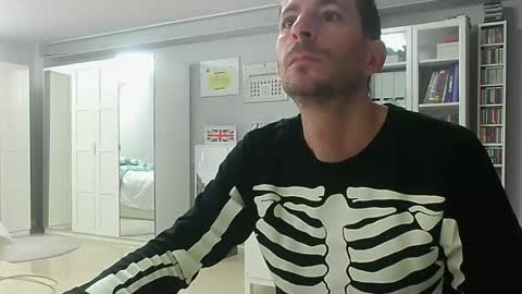 Snapshot of roubarixx chatting on October 27, 7:01 am roubarixx online show from October 27, 7:01 am