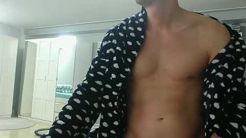 Snapshot of roubarixx chatting on November 21, 8:57 am roubarixx online show from November 21, 8:57 am