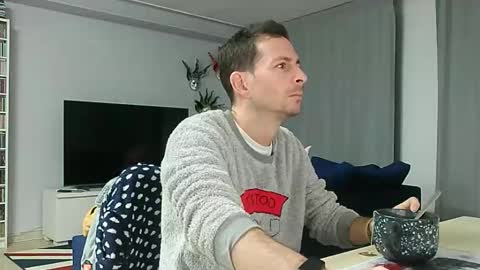 Snapshot of roubarixx chatting on December 4, 8:12 am roubarixx online show from December 4, 8:12 am