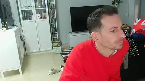 Snapshot of roubarixx chatting on December 18, 8:20 am roubarixx online show from December 18, 8:20 am