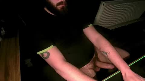 Snapshot of roughwonder chatting on November 11, 2:44 am Luke online show from November 11, 2:44 am