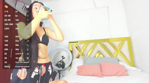 Snapshot of rousee_yarelds chatting on May 29, 10:08 pm rousee_yarelds online show from May 29, 10:08 pm