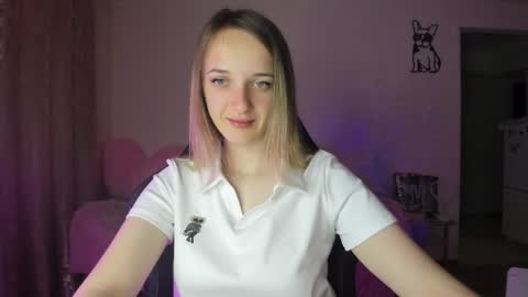 Snapshot of rousereed chatting on May 25, 4:51 am Rouse online show from May 25, 4:51 am