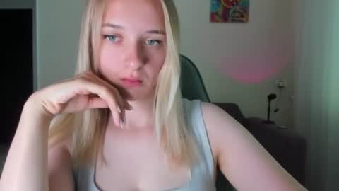 Snapshot of rousereed chatting on July 18, 7:01 am Rouse online show from July 18, 7:01 am