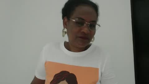 luxa online show from October 7, 11:02 pm