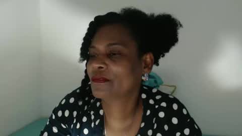 luxa online show from February 11, 9:31 pm