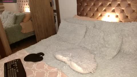 Rouss marie henao  online show from February 25, 5:36 pm